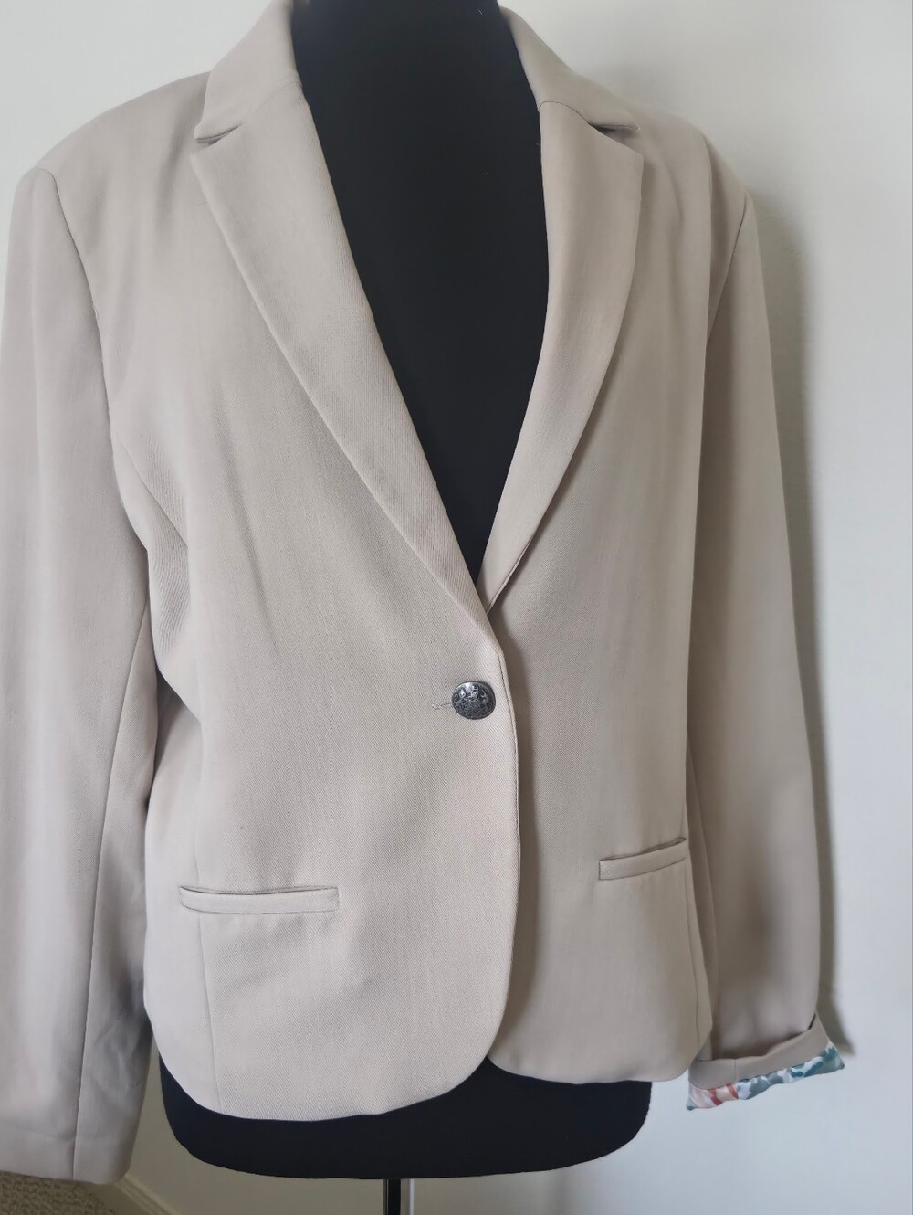 Daniel Rainn Vintage Beige Single-Button Notch Lapel Blazer
